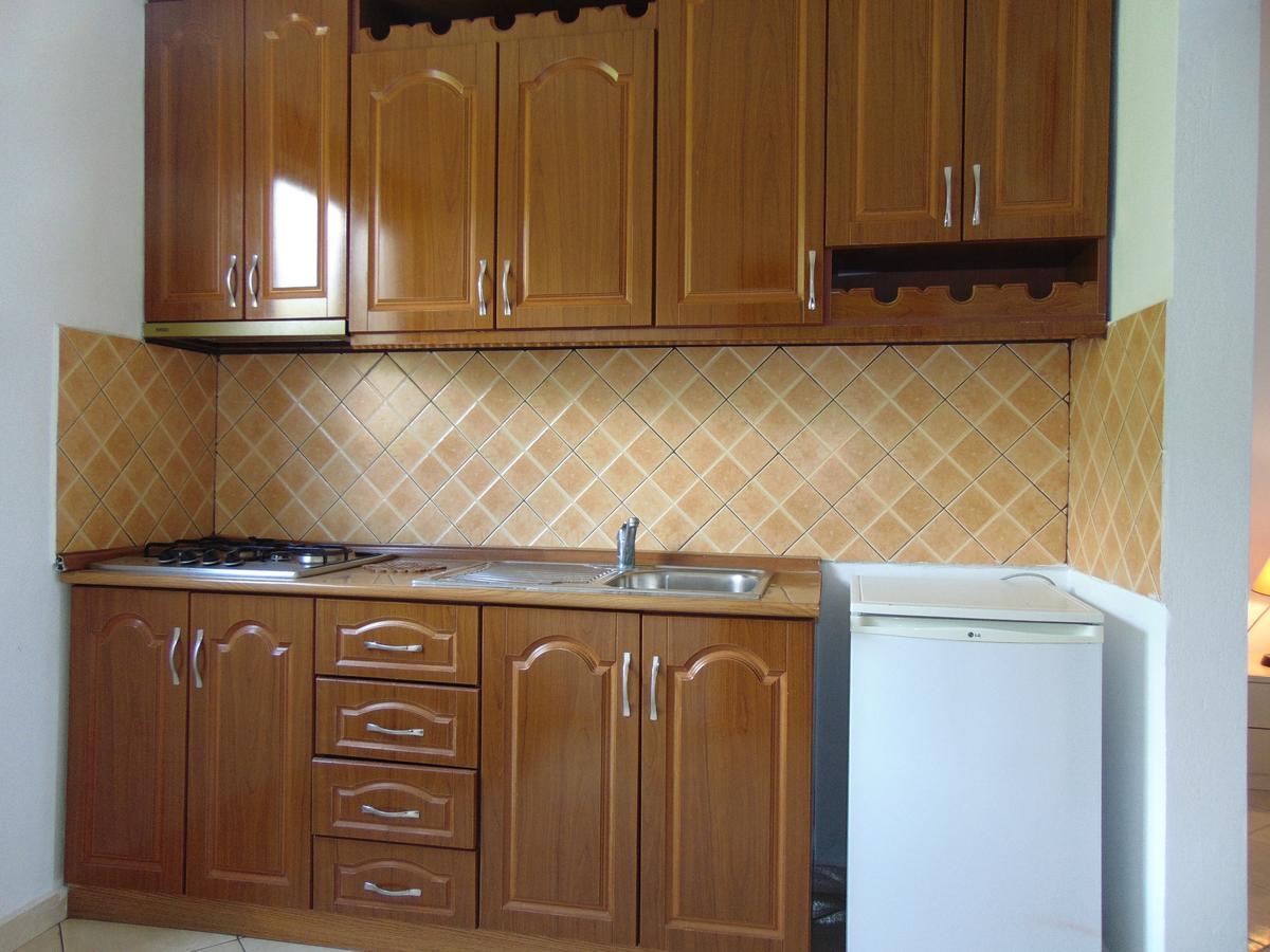 Residence Jazoj Radhimë Zewnętrze zdjęcie